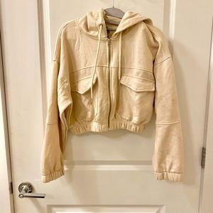 Cropped Hoodie in Neutral